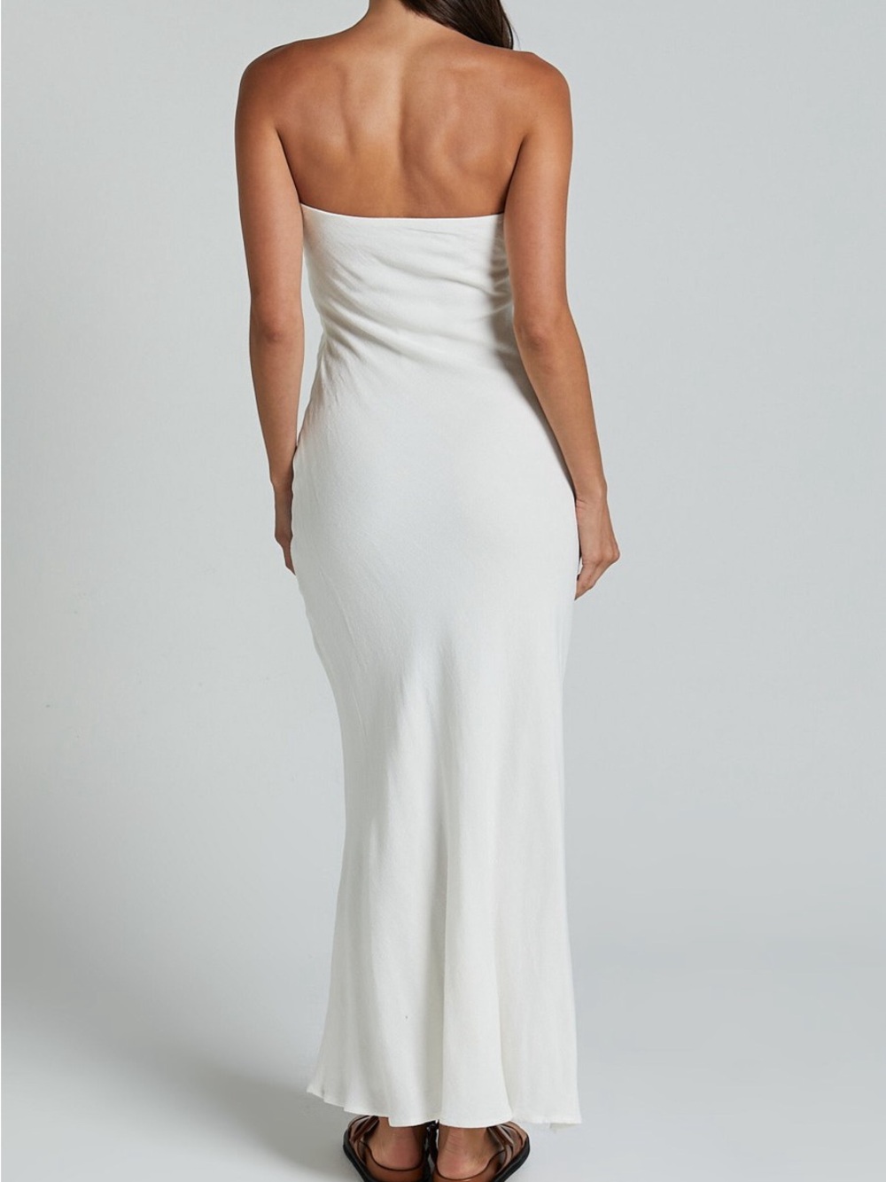 NWT REVOLVE Australia SHOWPO Aaliya linen blend strapless slip dress US 4 - Picture 4 of 10